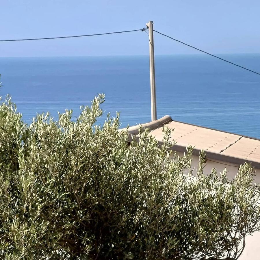 Casa Vacanze Abbacari 雷阿尔蒙特 外观 照片