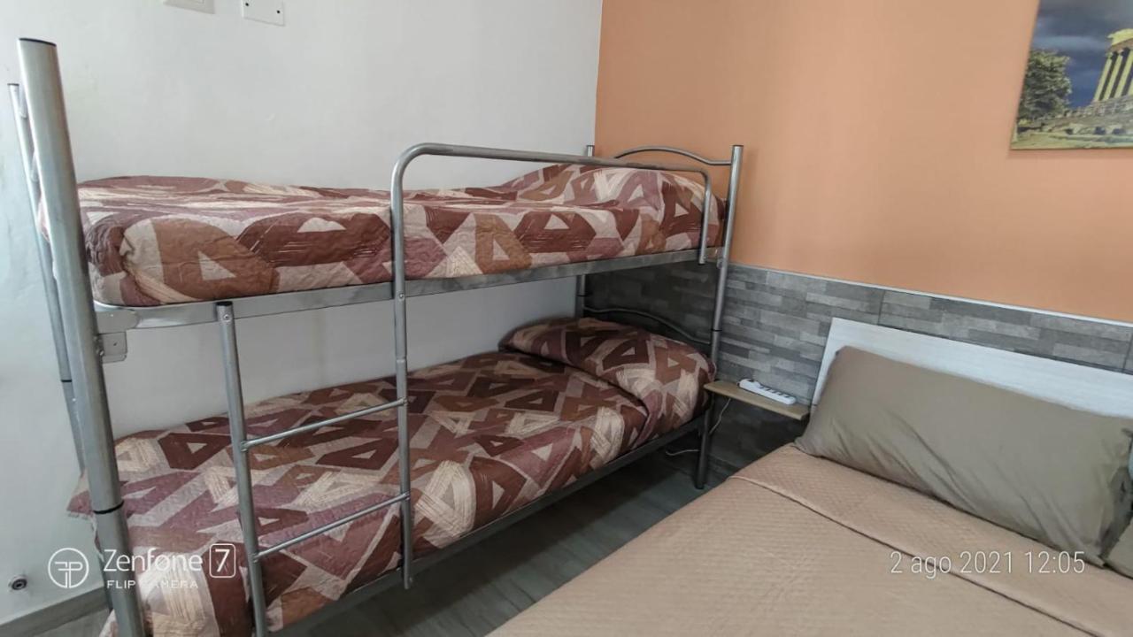 Casa Vacanze Abbacari 雷阿尔蒙特 外观 照片