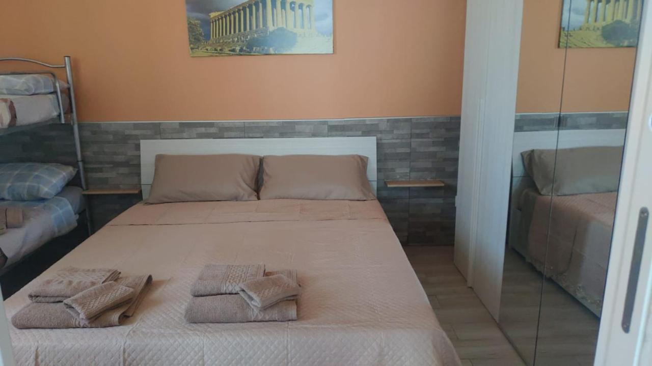 Casa Vacanze Abbacari 雷阿尔蒙特 外观 照片